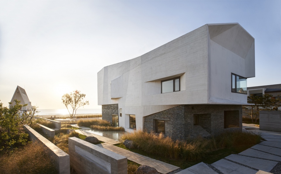 house t in qinhuangdao china by meta project
