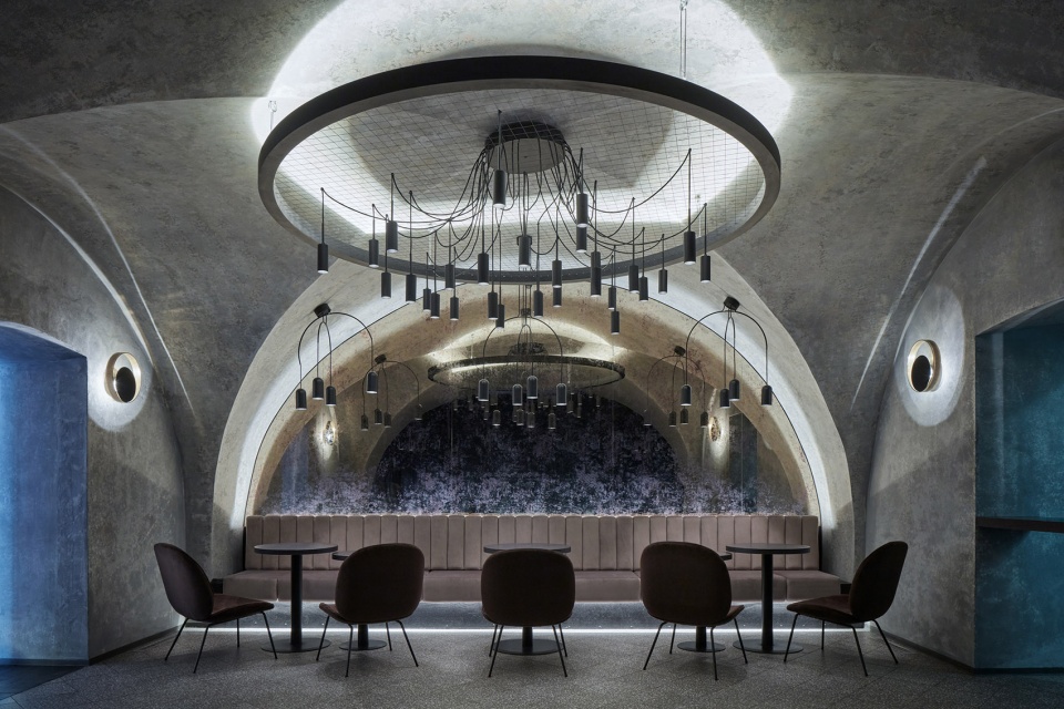 moon club by formafatal macharteichman