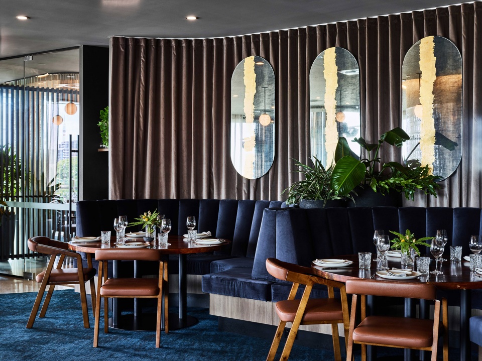 persone bar and restaurant by plus architecture