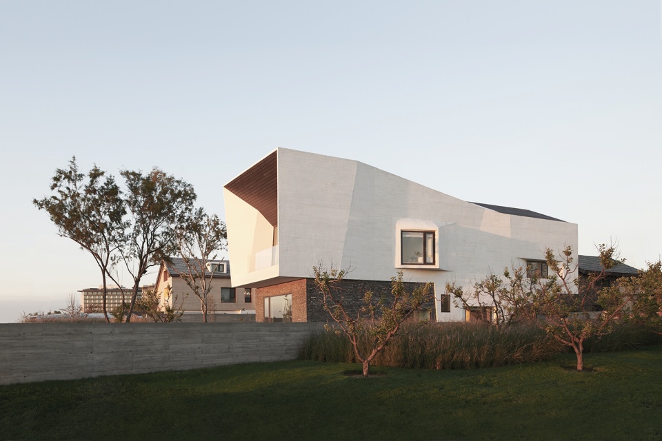 house t in qinhuangdao china by meta project