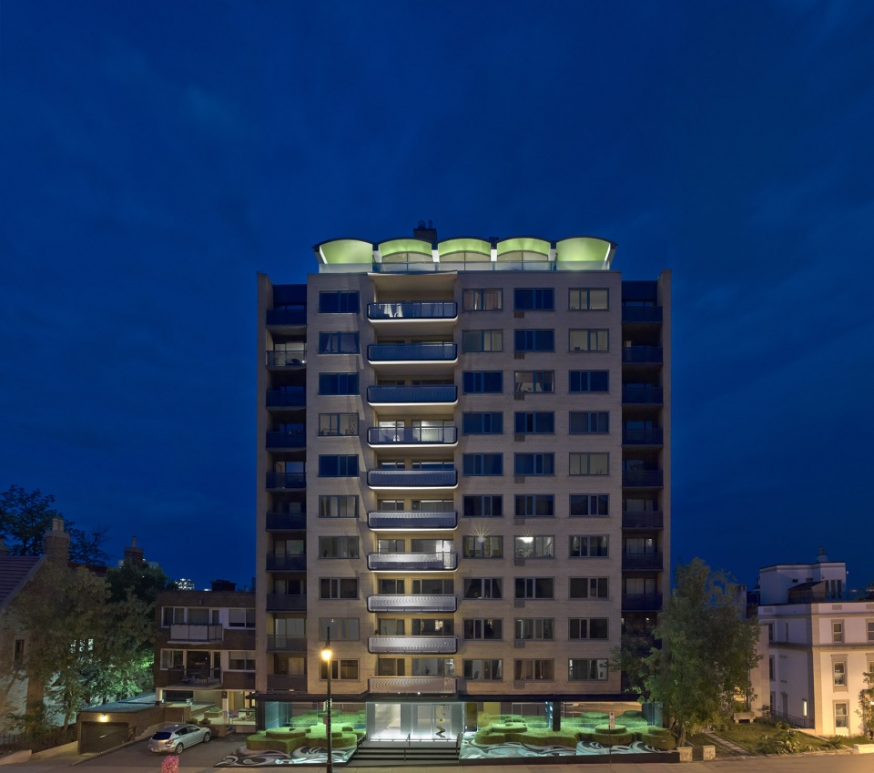 facade renovation of 1400 des pins by yh2