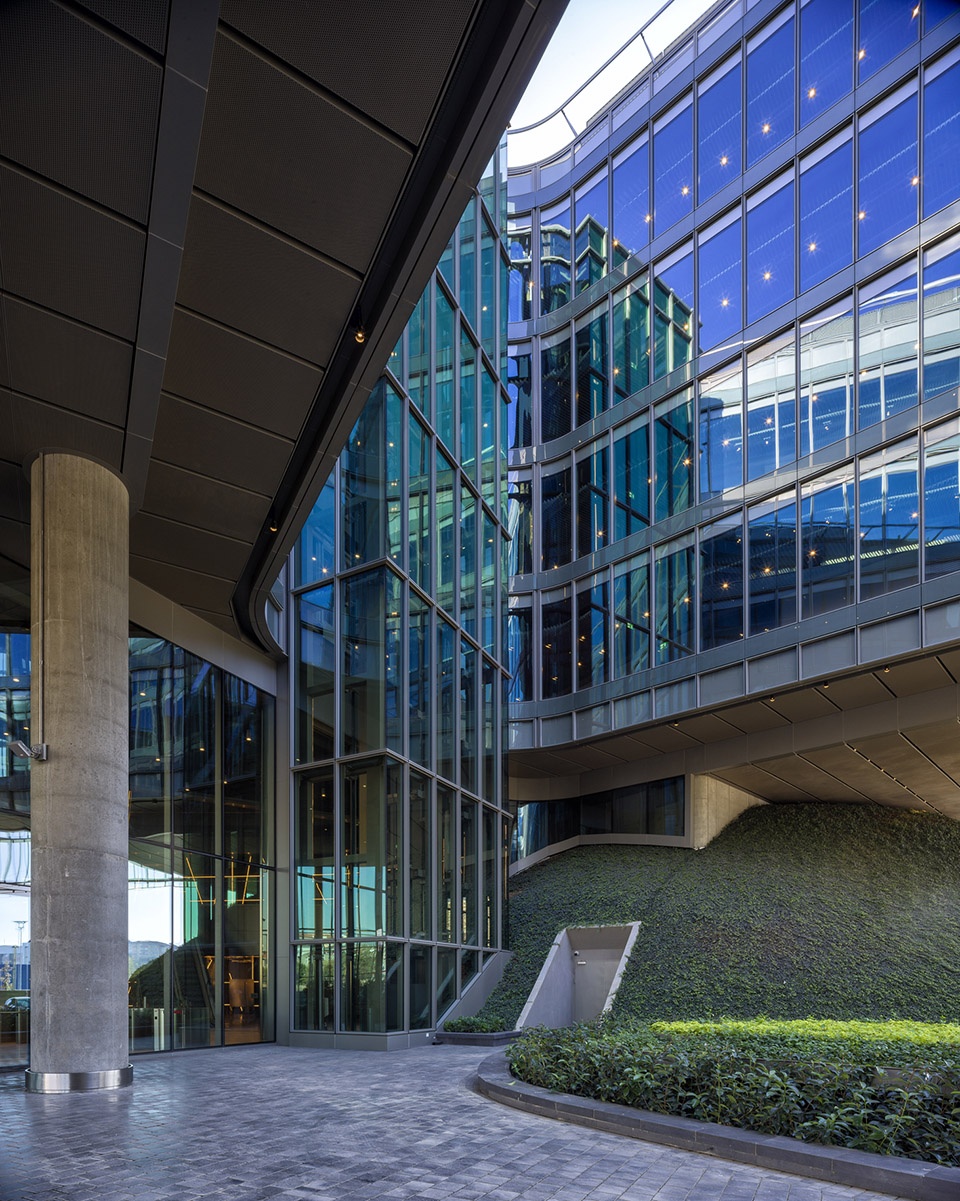 garanti bank by era architects