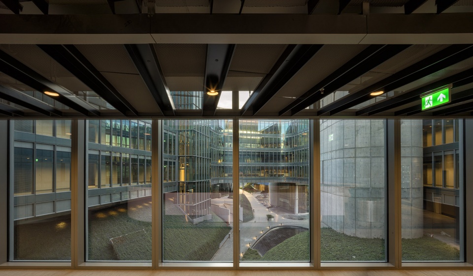 garanti bank by era architects