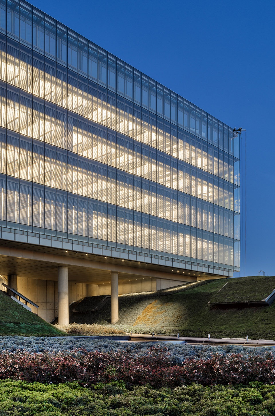 garanti bank by era architects
