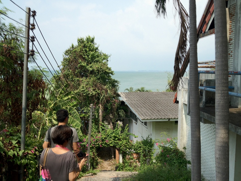 baan plai haad by trop terrains open space