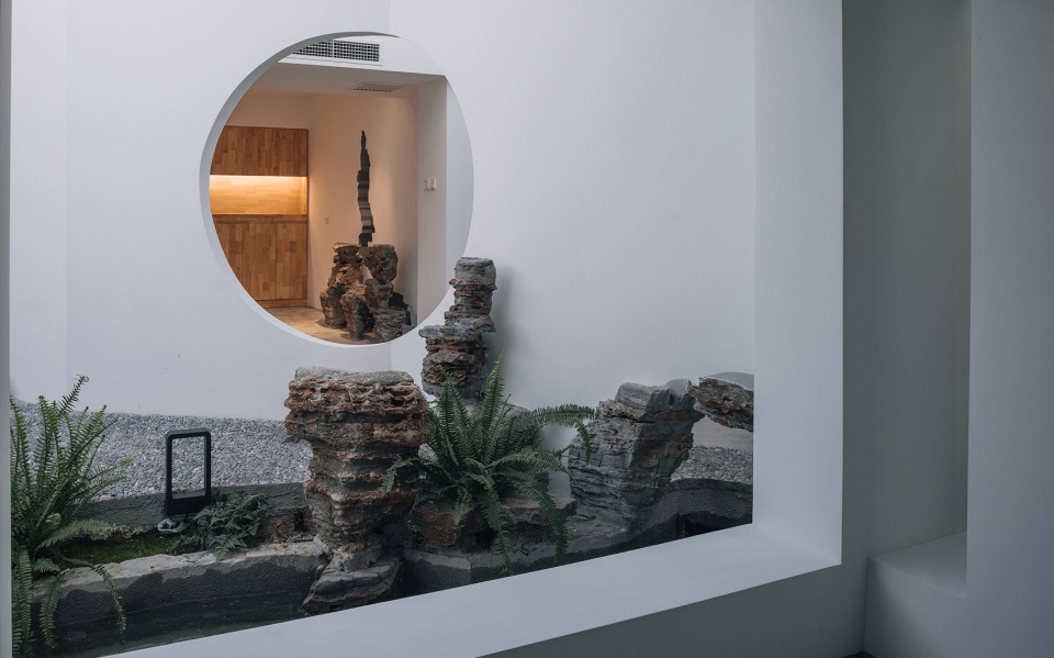 phoenix tree garden by atelier zz