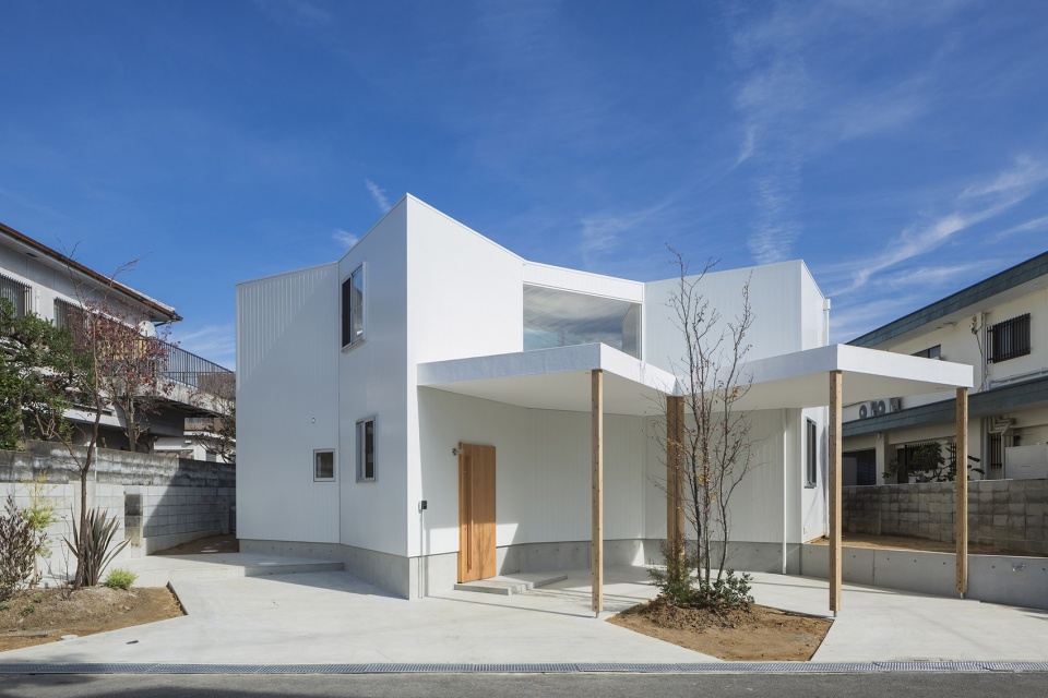 house in hokusetsu by tato architects