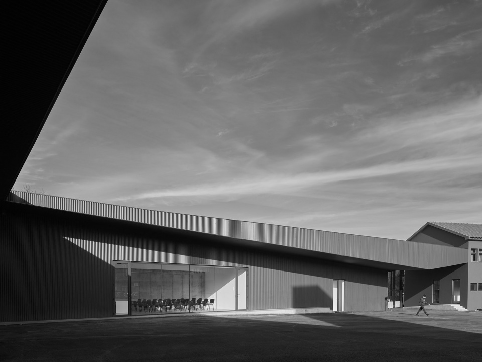 expansion construction works of the ansiao fire fighters headquarters by bruno dias arquitectura luis ventura arquitectura