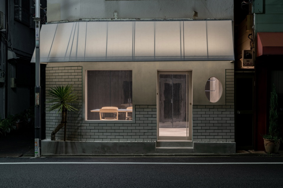 renovation of a retail space in tokyo by kosaku matsumoto