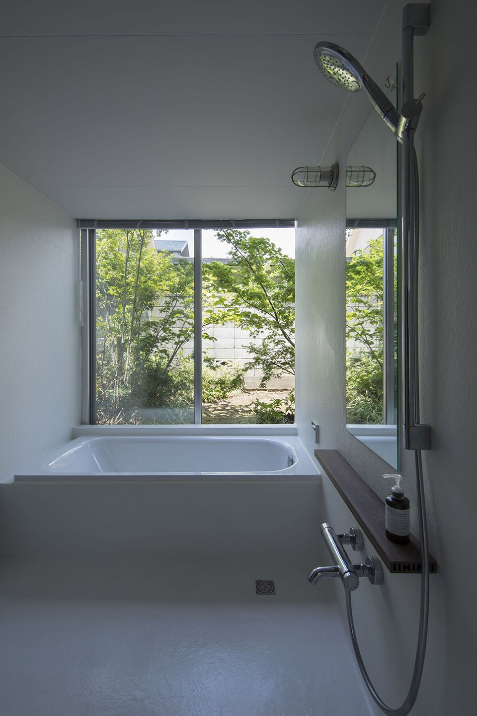 house in hakuraku by tato architects
