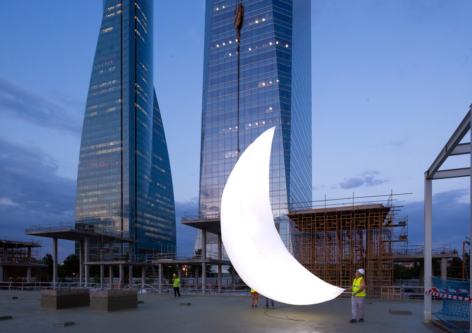 moon urban art by spy