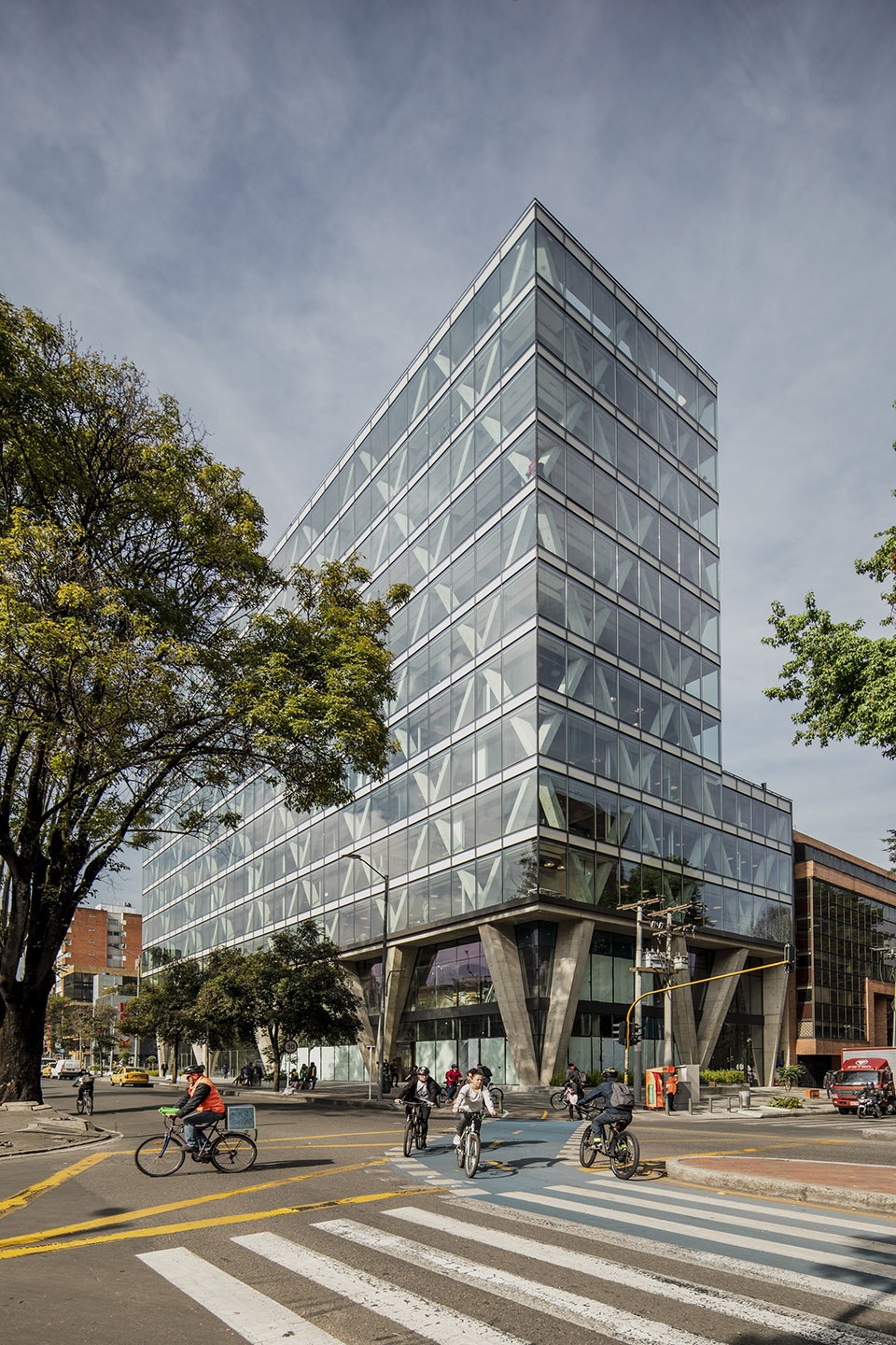 8111 by taller de arquitectura de bogota