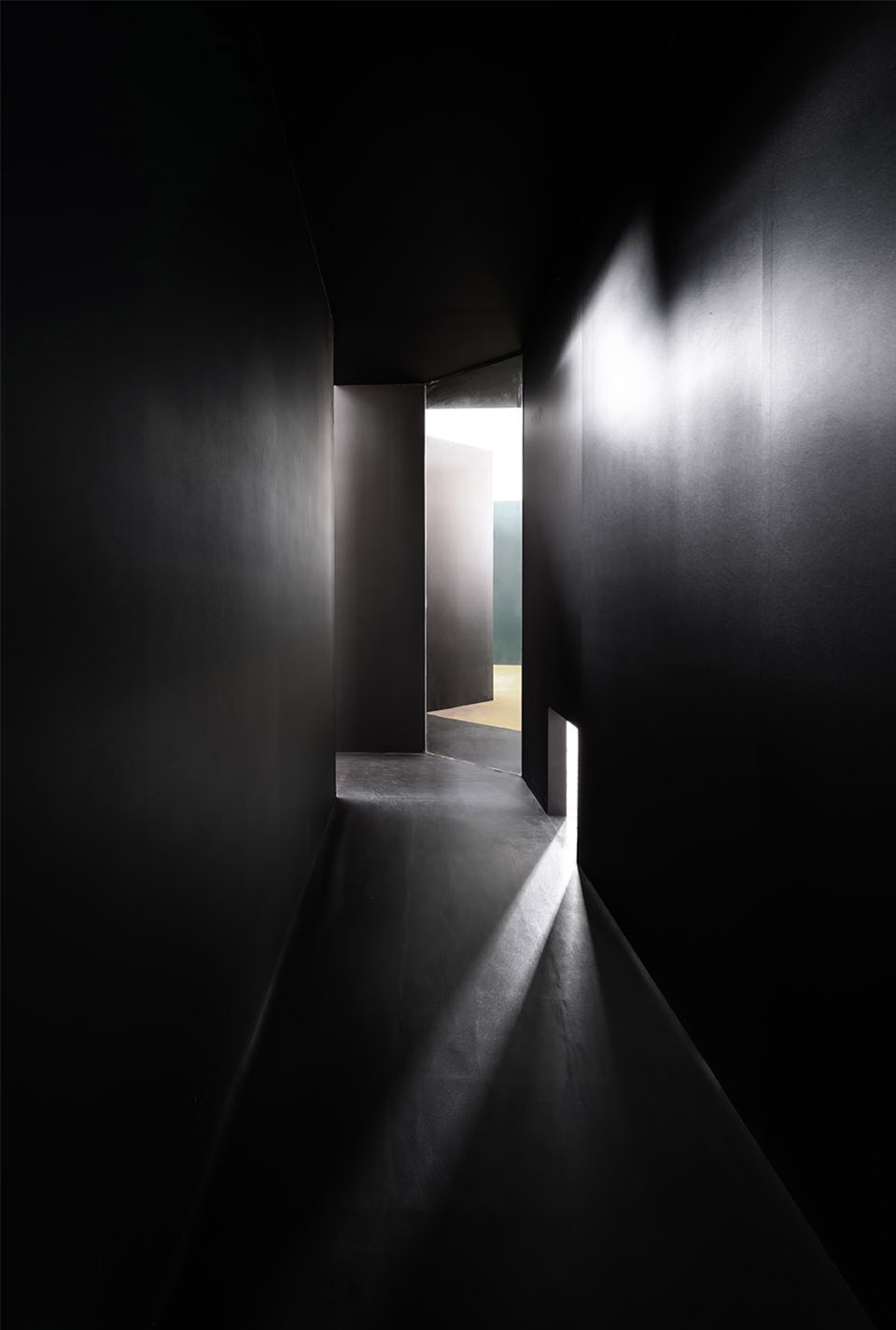 three rooms in a roof garden china by atelier z 1