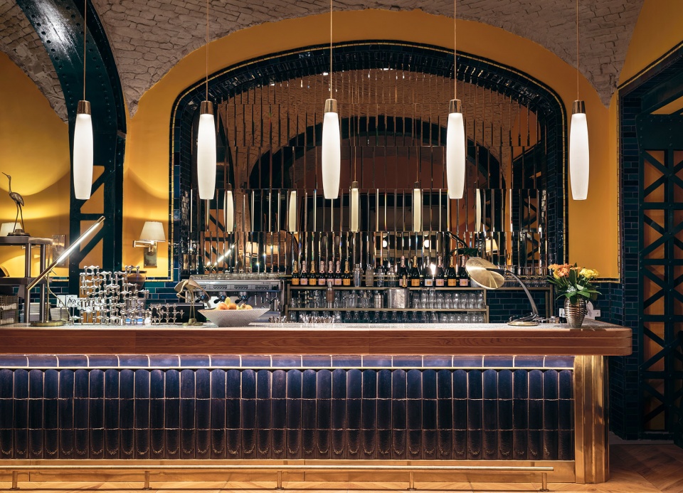 hilda restaurant by 81font
