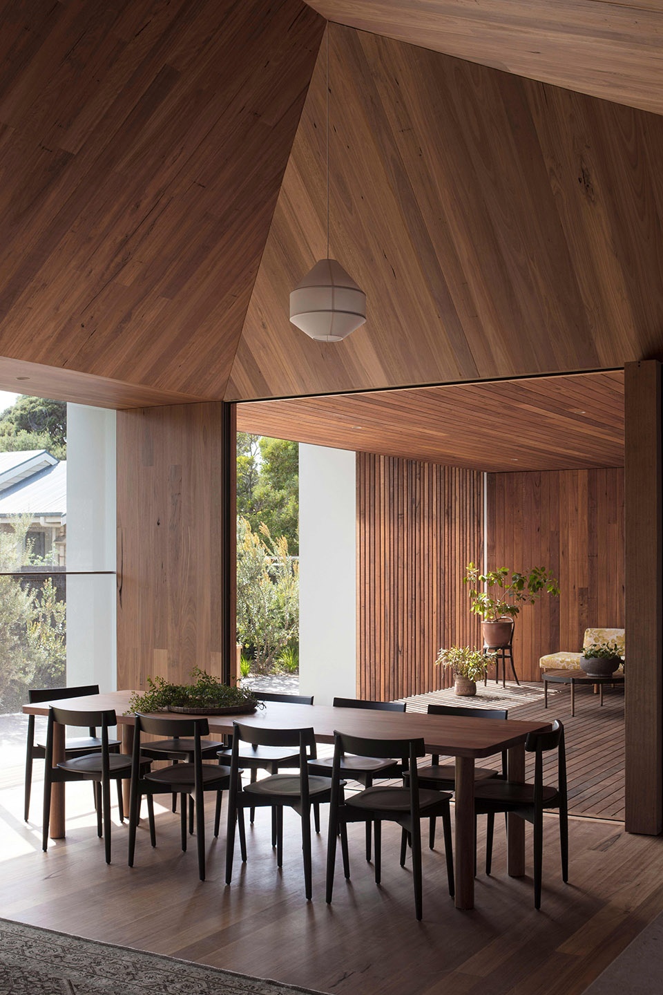 point lonsdale house by edition office