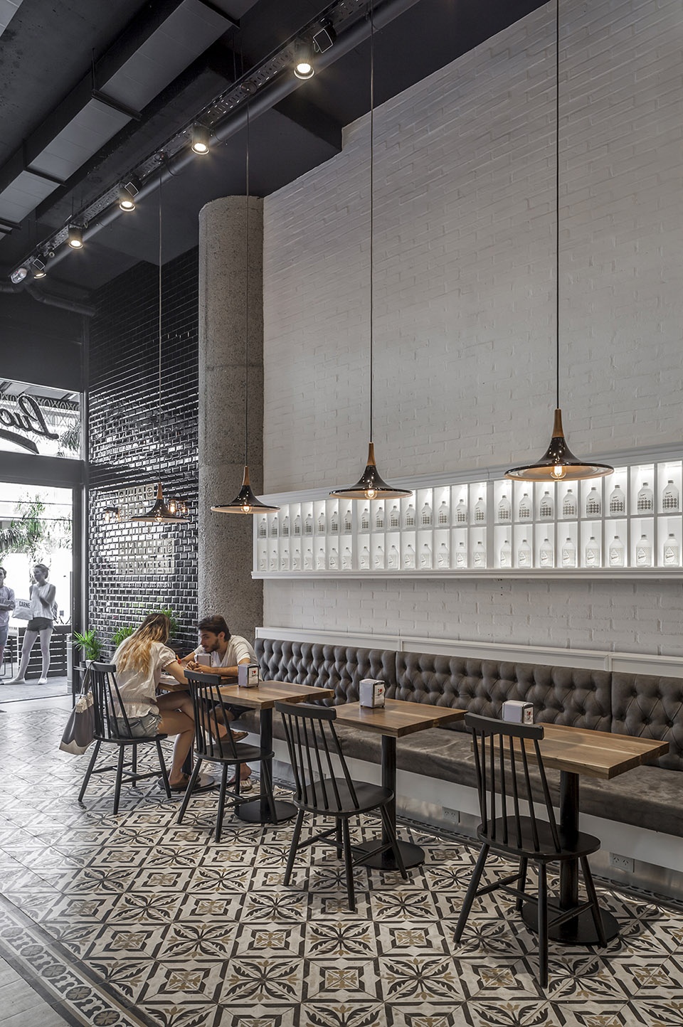 luccianos olivos by hitzig militello architects
