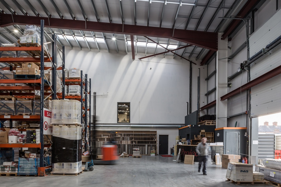project showrooms n3 by de siun architects
