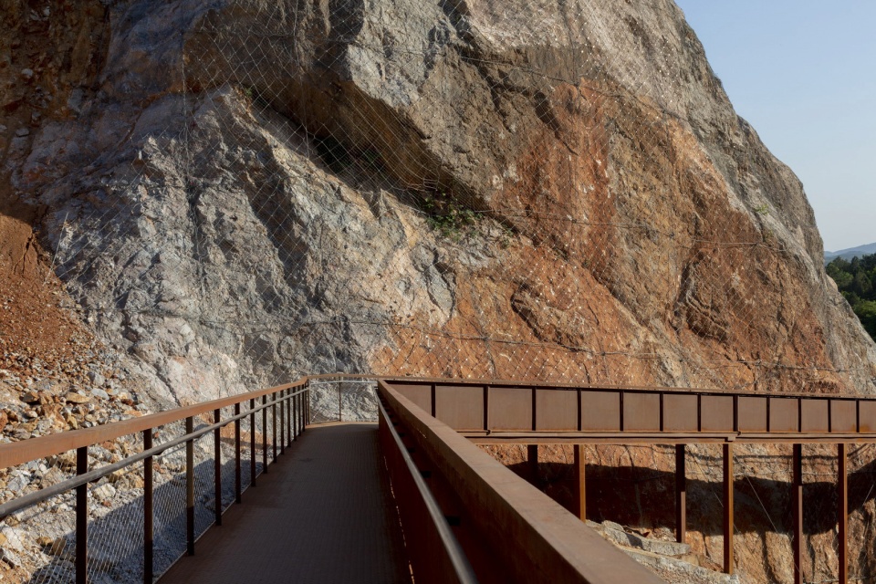 nanjing tangshan quarry park china by zt studio