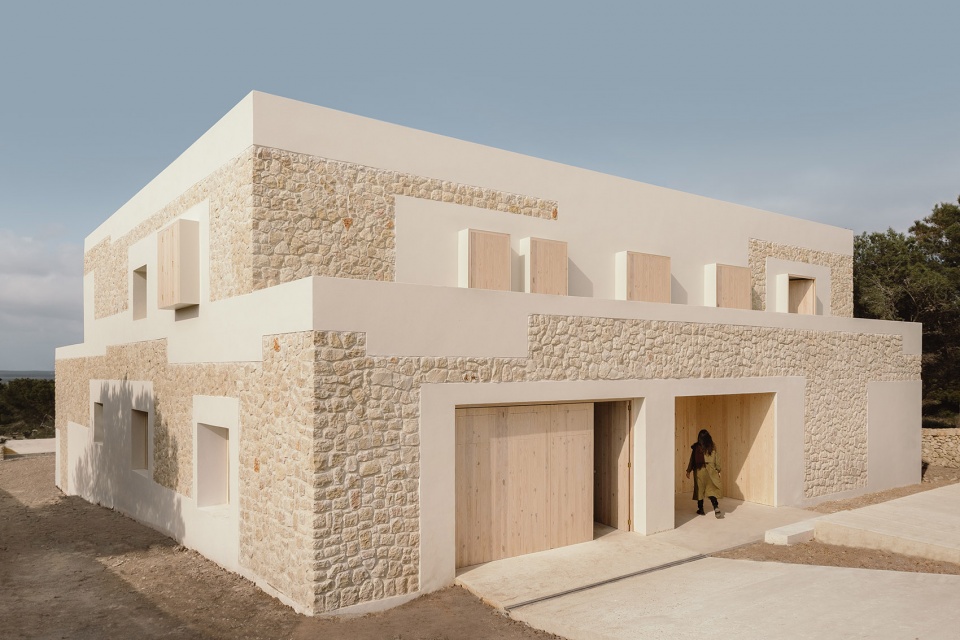 stone house by nomo studio