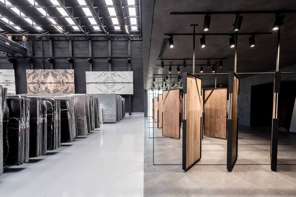 retail and warehouse for grupo arca by esrawe studio