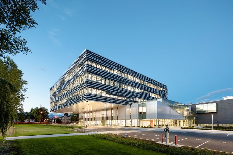 Langara College Science and Technology Building by Teeple Architects 960x640
