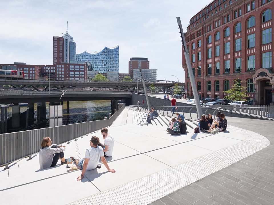 hamburg niederhafen river promenade by zaha hadid architects