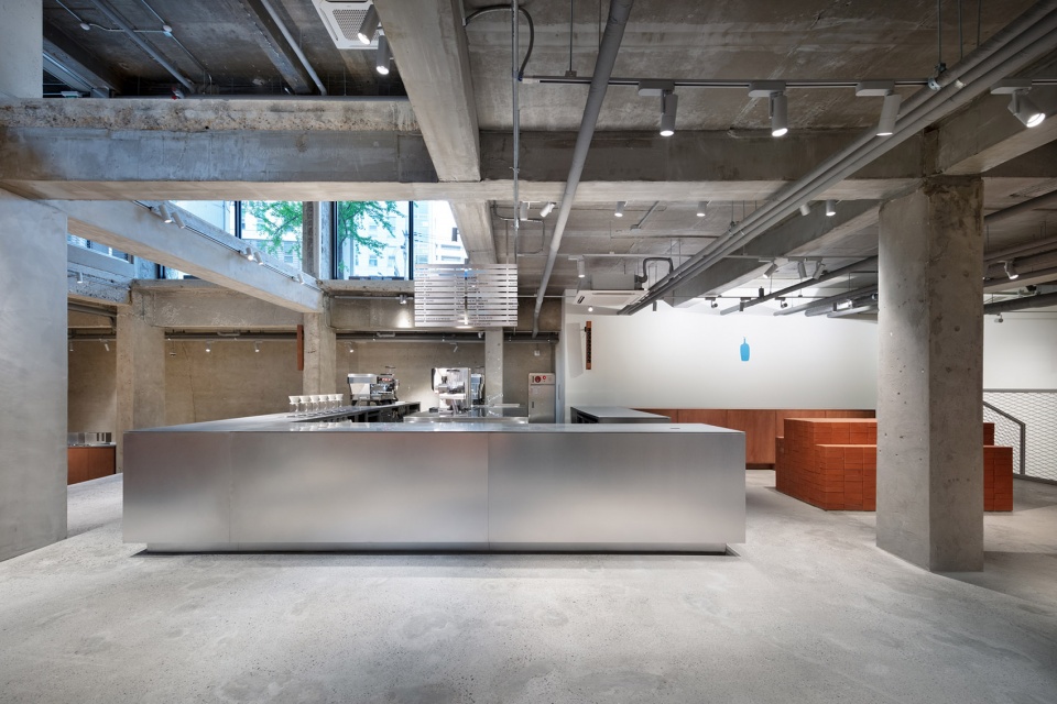 Blue Bottle Coffee Seongsu Store by Jo Nagasaka Schemata Architects