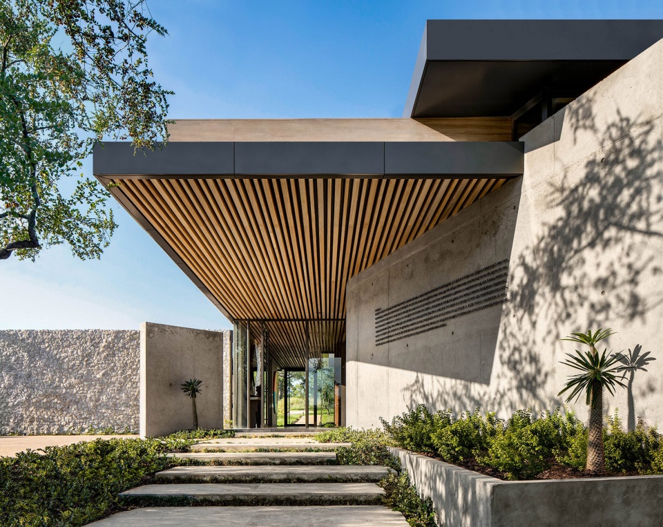 cheetah plains game lodge by arrcc