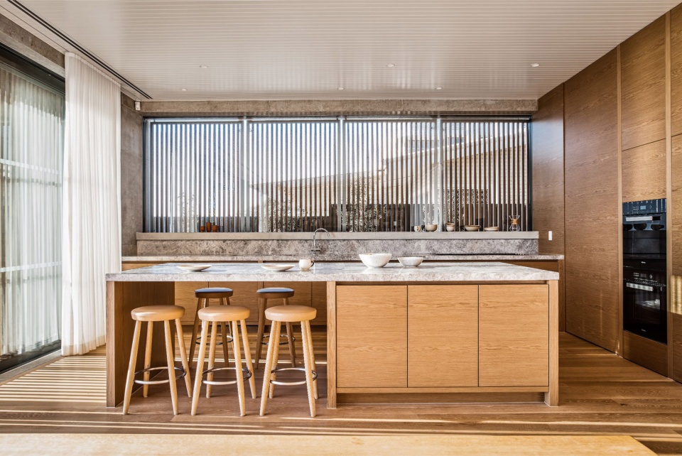 mermaid beach residence by be architecture