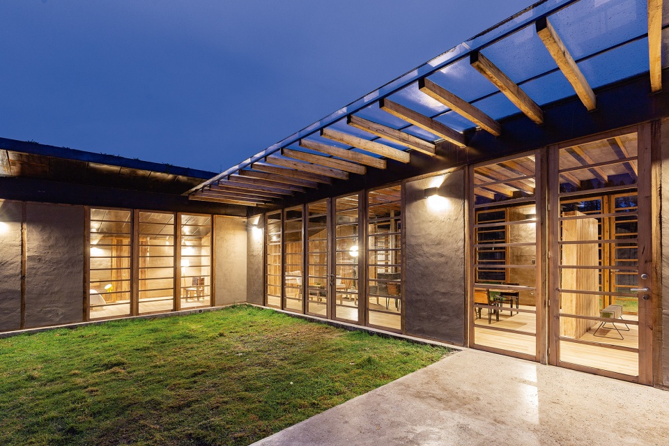 casa patios by rama estudio