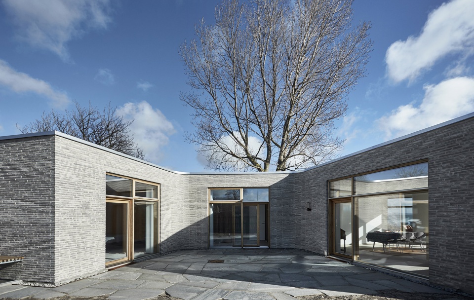 villa platan by adept