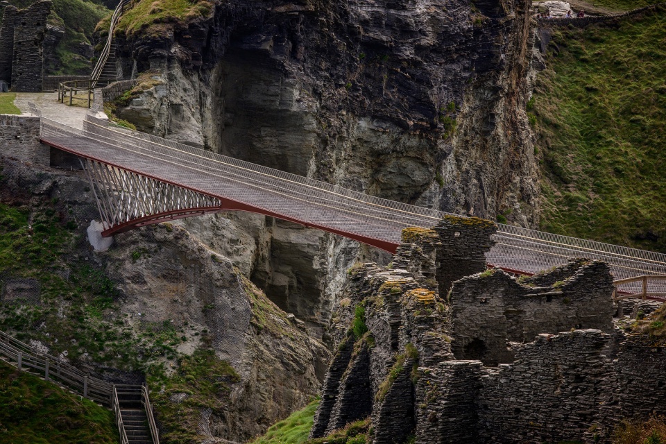 tintagel castle footbridge by ney partners william matthews associates