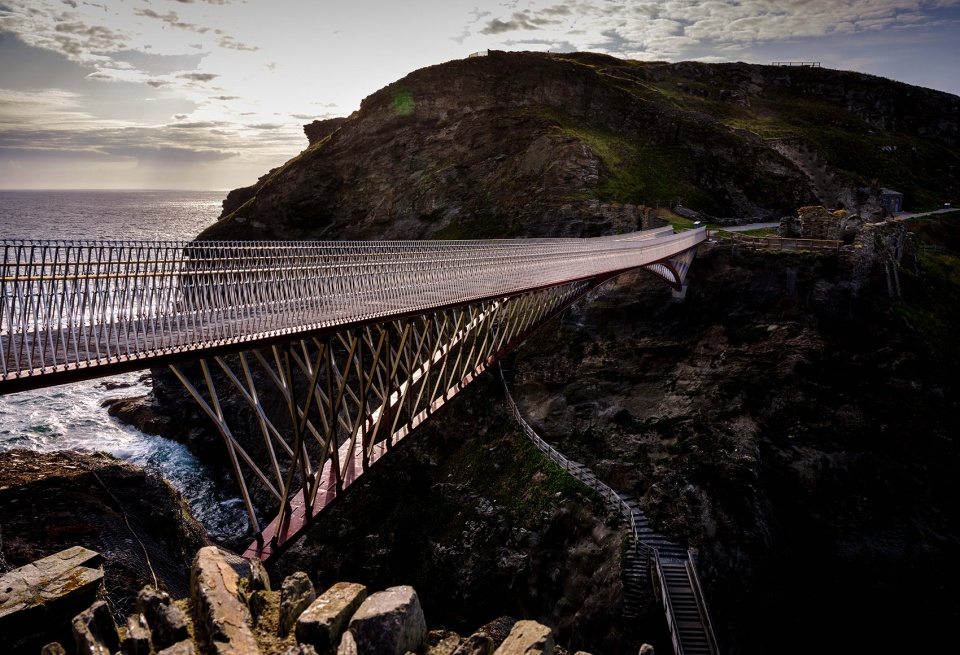 tintagel castle footbridge by ney partners william matthews associates