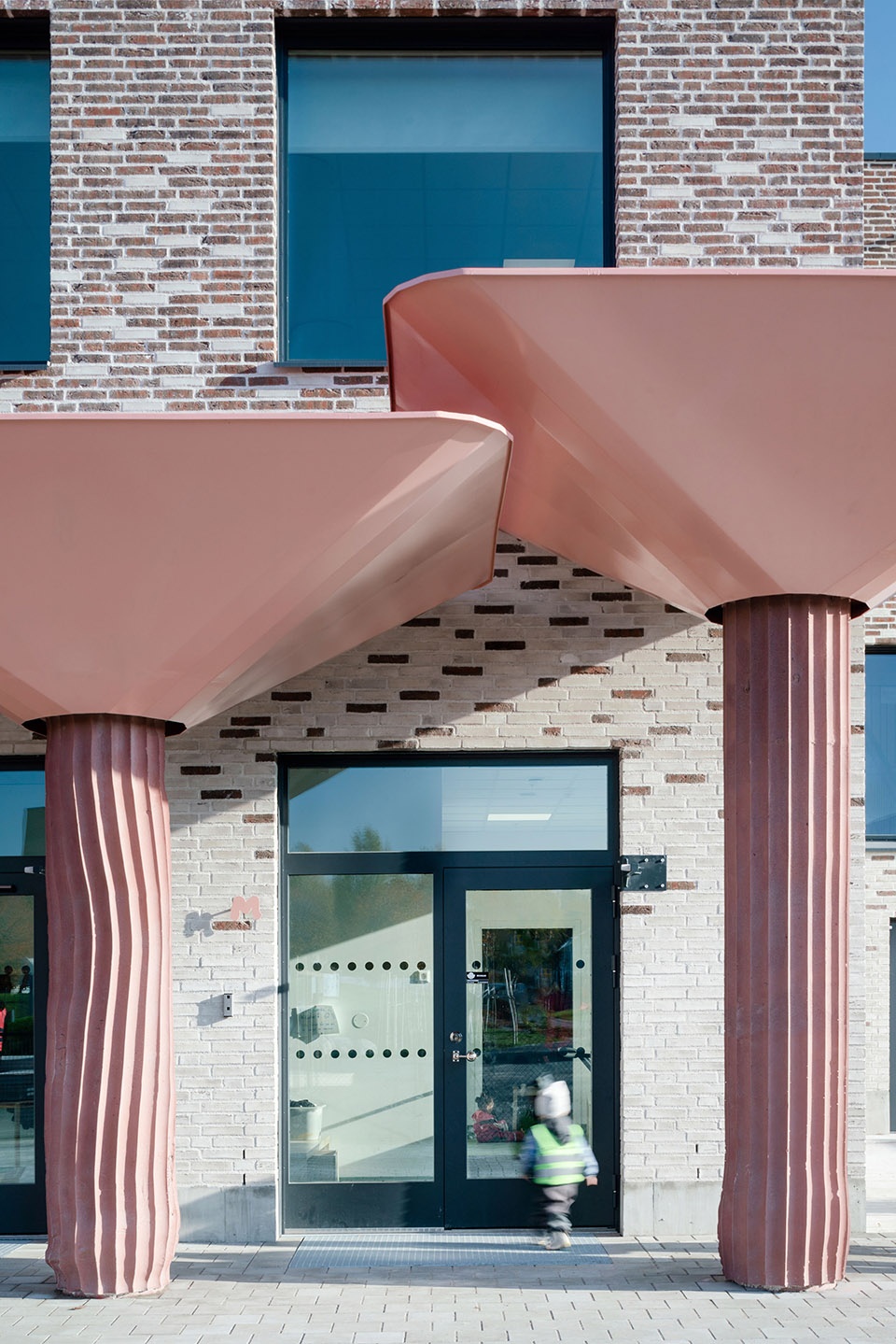 new tiunda school by c f moller architects