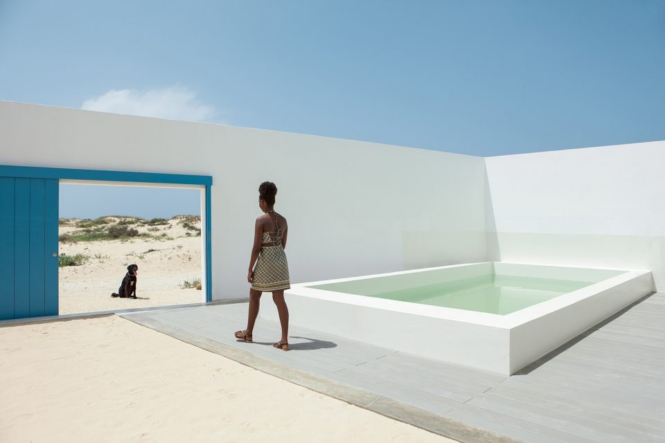 detached houses at praia do estoril by jose adriao arquitectos 960x640
