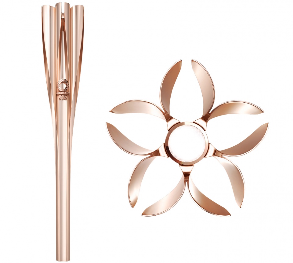 tokyo 2020 olympic torch design by tokujin yoshioka
