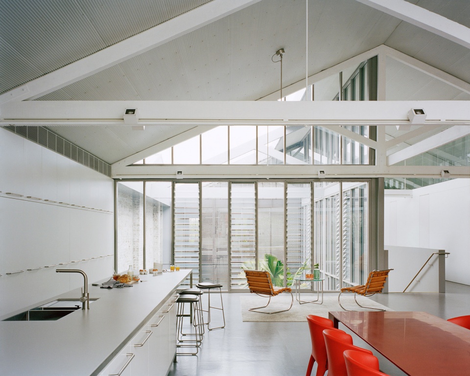 Redfern Warehouse by ian moore architects