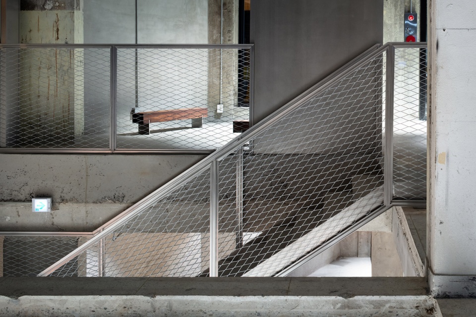 Blue Bottle Coffee Seongsu Store by Jo Nagasaka Schemata Architects