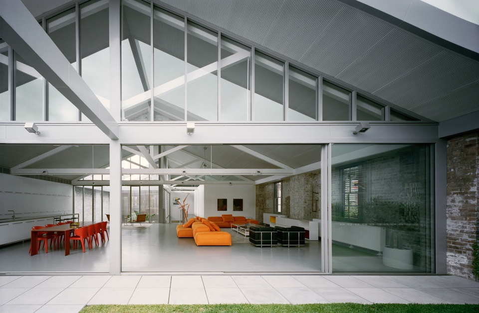 Redfern Warehouse by ian moore architects 1