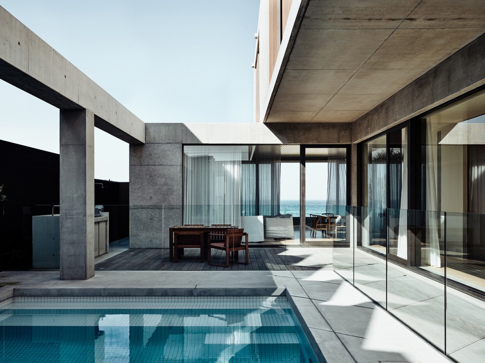 mermaid beach residence by b e architecture