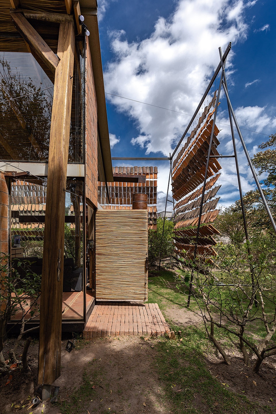 house of flying tiles by daniel moreno flores