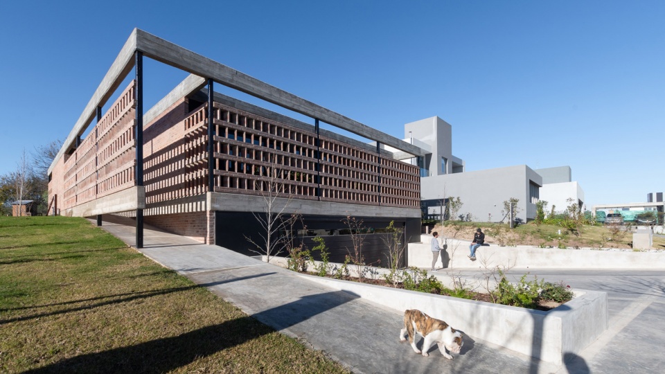 CASA LLV by FLV Arquitectura