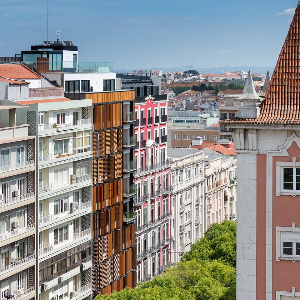 lisbon wood building by plano humano arquitectos
