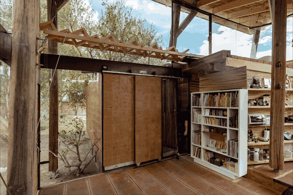 house of flying tiles by daniel moreno flores