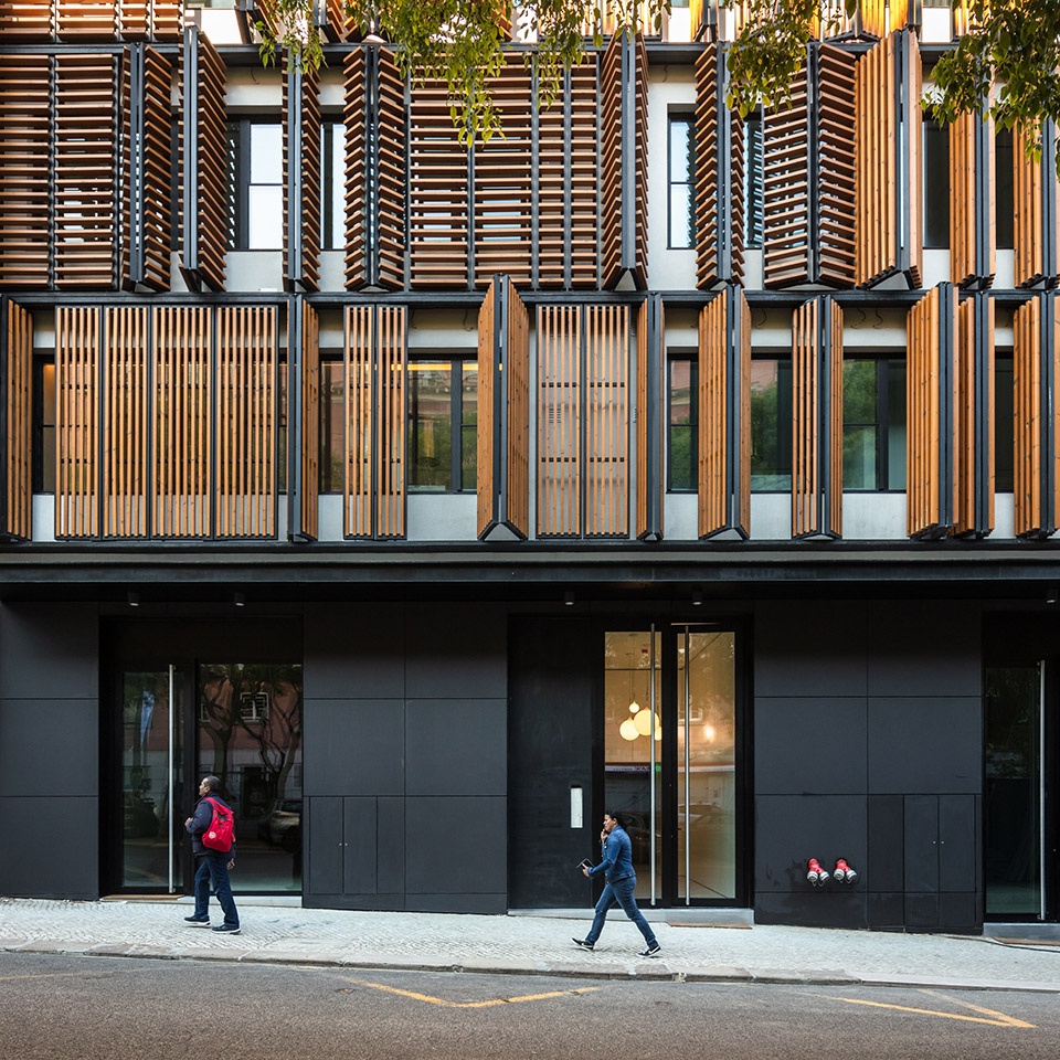 lisbon wood building by plano humano arquitectos