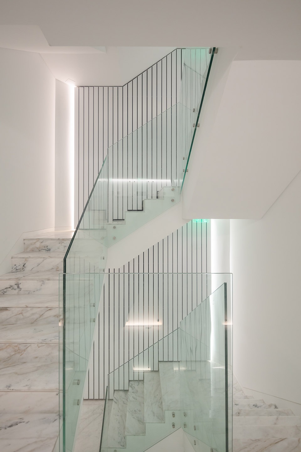 lisbon wood building by plano humano arquitectos