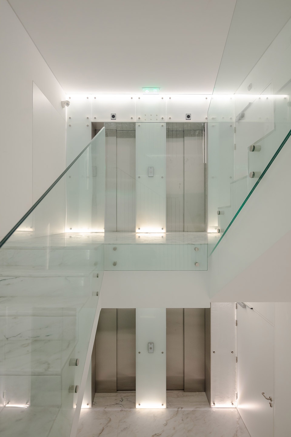 lisbon wood building by plano humano arquitectos