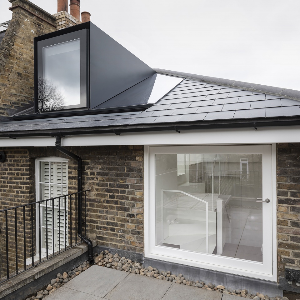 renovation of traditional attic by con form