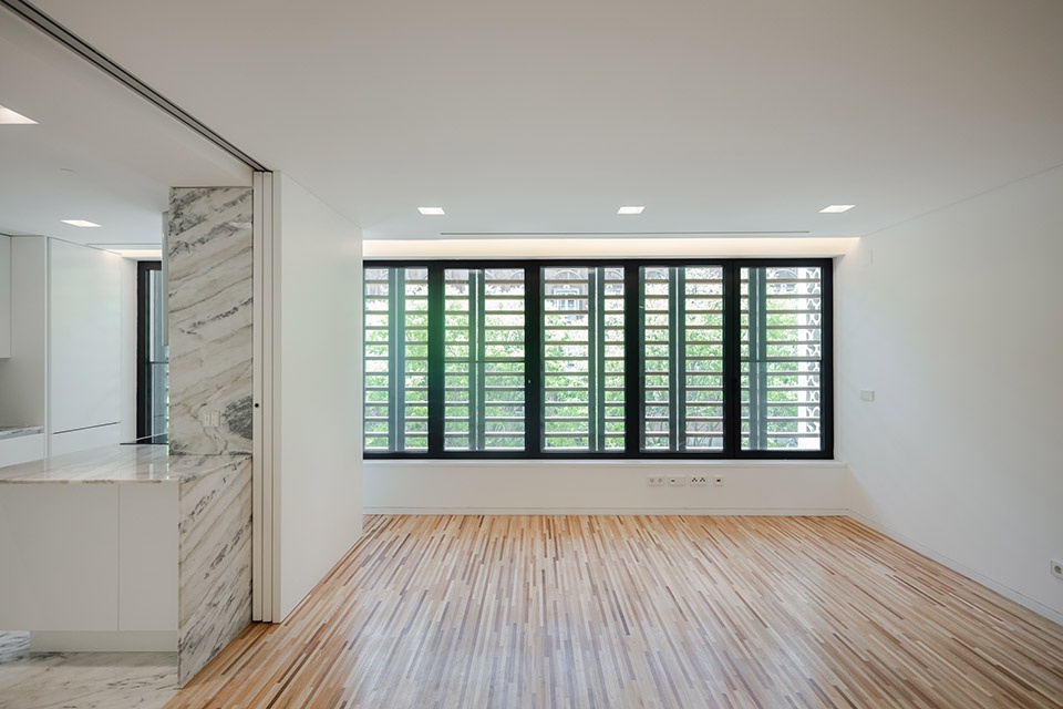 lisbon wood building by plano humano arquitectos