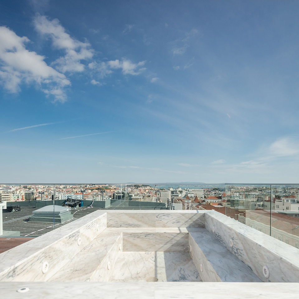 lisbon wood building by plano humano arquitectos